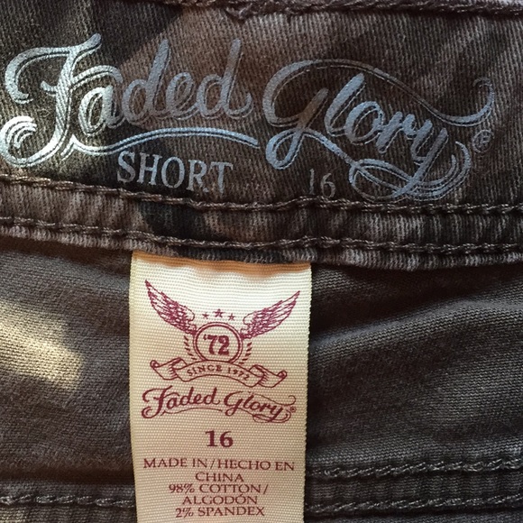 Green Camouflaged style summer shorts size 16 - Picture 3 of 5